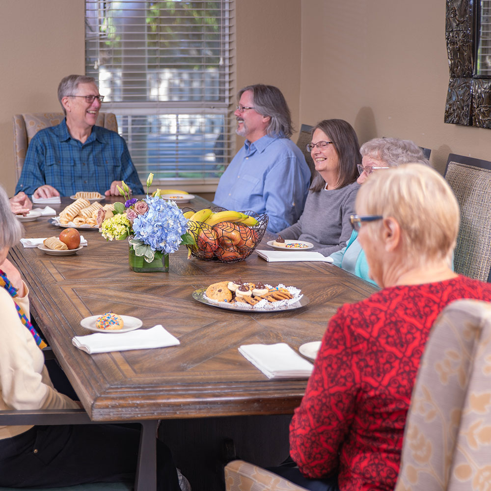 Dining at Clearbrook Inn